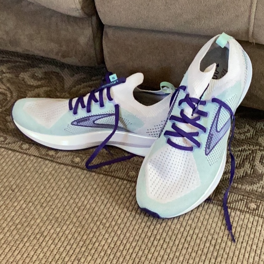 NWOT Brooks Levitate Stealthfit 5 Neutral Running Shoes